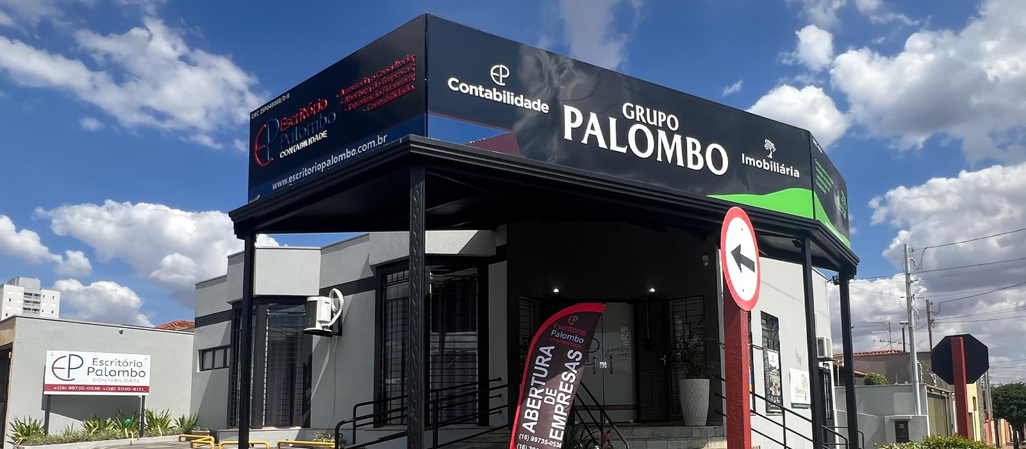 Fachada do Grupo Palombo na Av. 22 de Agosto, em Araraquara